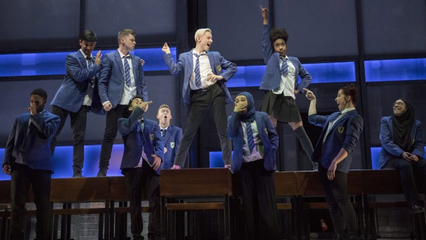 Read more about the article REVIEW: Everybody’s Talking About Jamie, Apollo Theatre (2018)