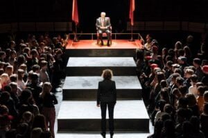 Read more about the article REVIEW: Julius Caesar, Bridge Theatre (2018) and screening on NT at home