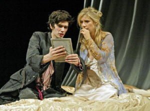 Read more about the article REVIEW: Hamlet, Old Vic (2004)