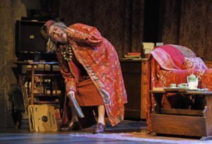 Read more about the article REVIEW: Blithe Spirit, Harold Pinter Theatre (2021)