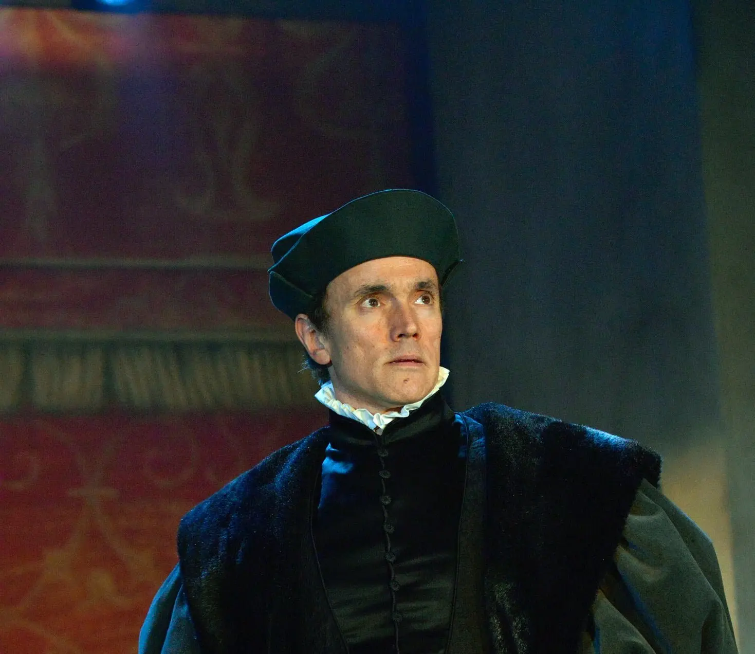 Read more about the article REVIEW: Wolf Hall and Bring Up the Bodies <br>Aldwych Theatre (2014)