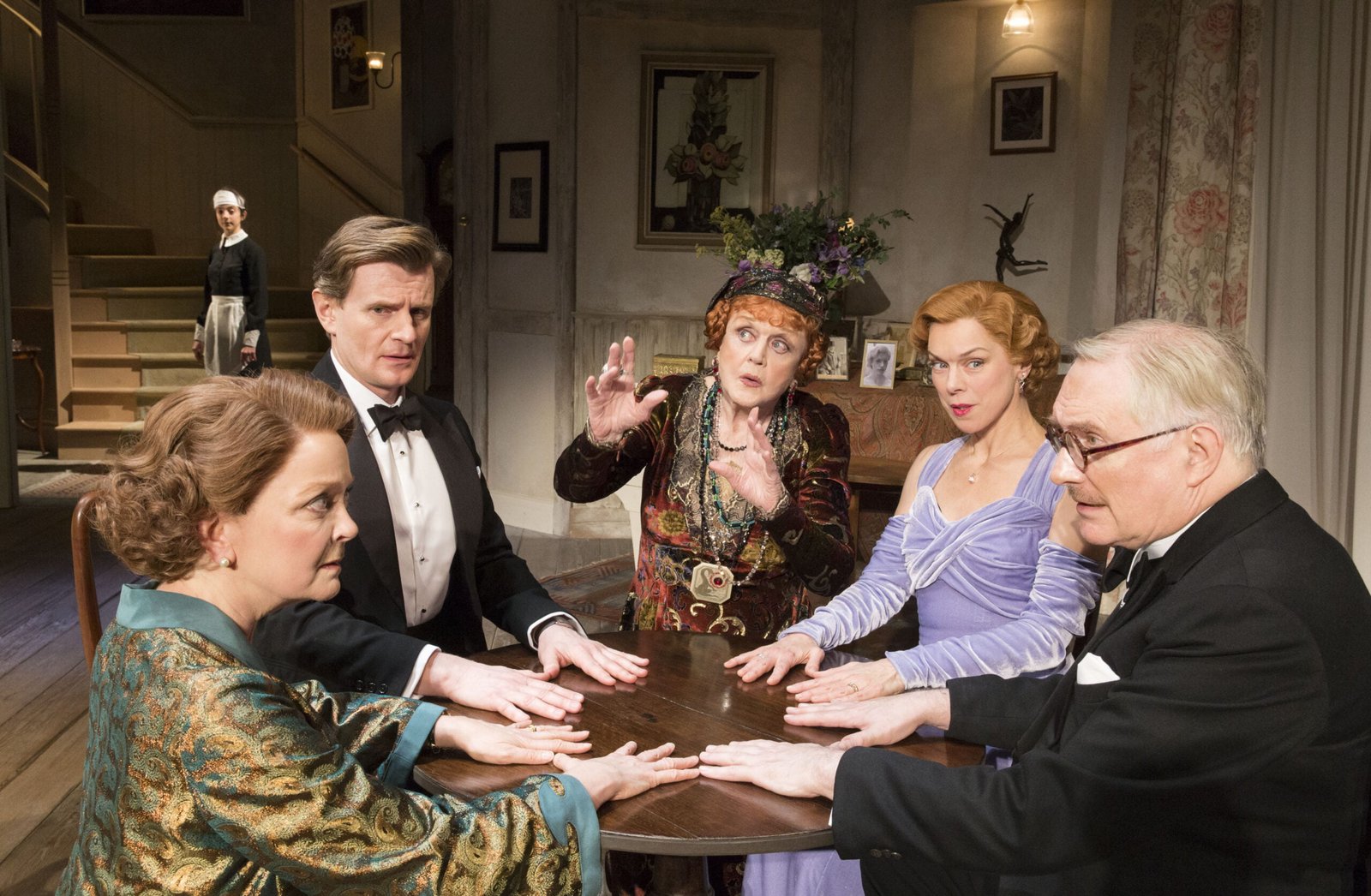 Read more about the article REVIEW: Blithe Spirit with Angela Lansbury in 2014