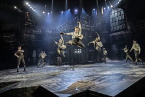 Read more about the article REVIEW: Newsies, Troubadour Wembley (2022) <br>Extended to 30th July 2023