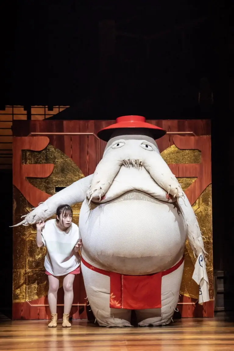Kanna Hashimoto as Chihiro and Kintaru. (Photo: Johan Persson)