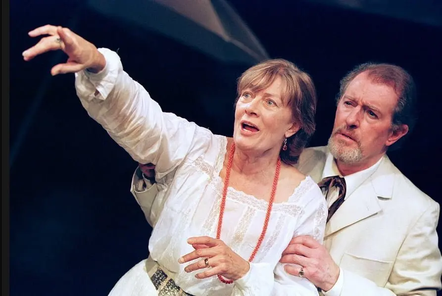 Read more about the article REVIEW: The Cherry Orchard, Olivier (2000)