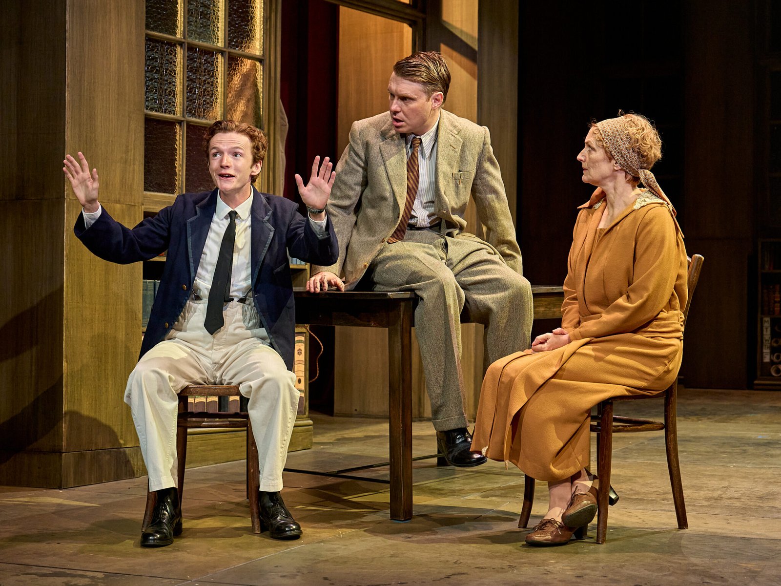 REVIEW: Breaking the Code, Oxford Playhouse and tour (2025) – TheatreVibe