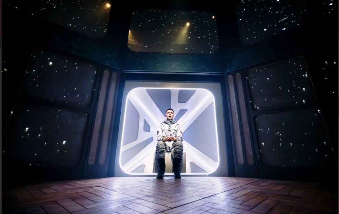 Read more about the article REVIEW: Flyby, Southwark Playhouse (2026)