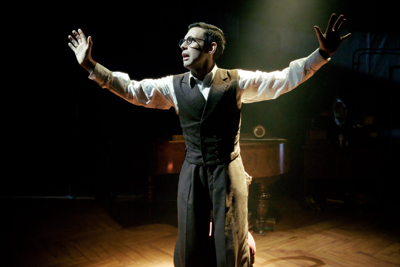 Read more about the article REVIEW: Holy Fool, Park Theatre (2026)