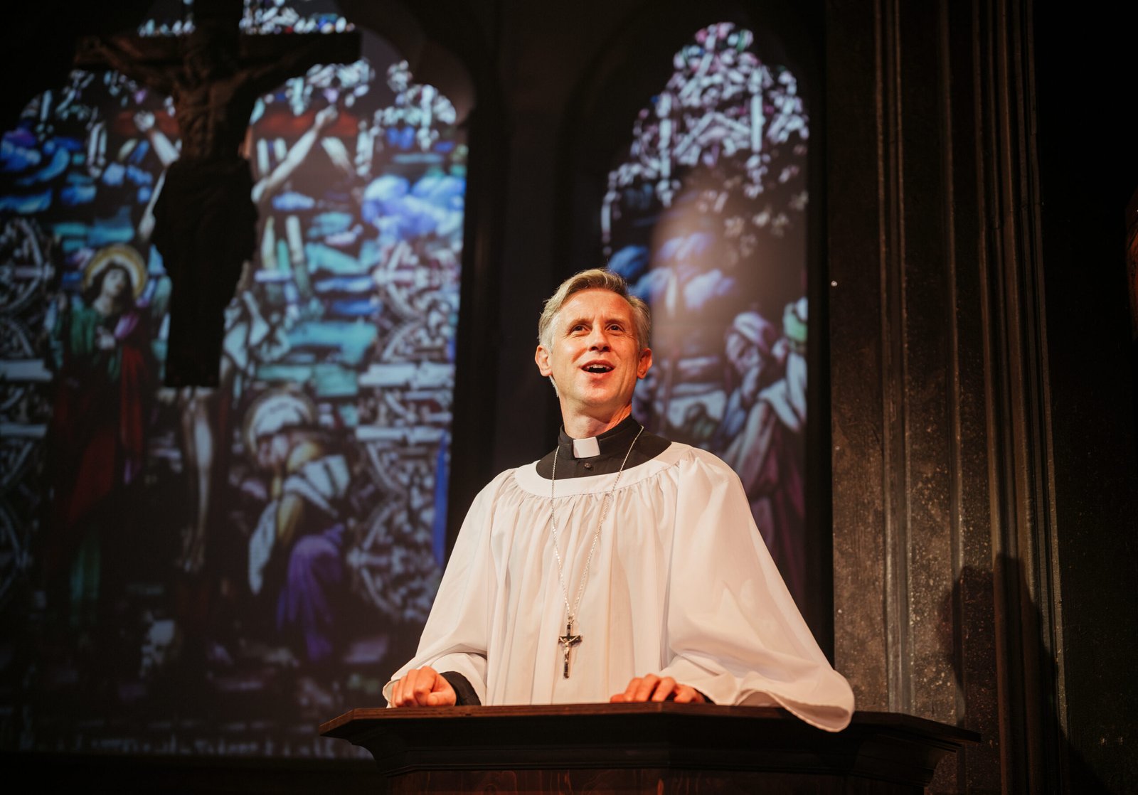 Read more about the article REVIEW: Murder Before Evensong, Watermill Newbury (2026)