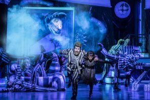 David Fynn as Beetlejuice and Hannah Nordberg as Lydia Deetz  (Photo: : Johan Persson)