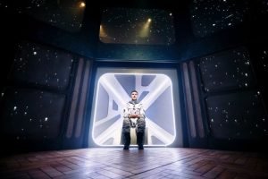 Stuart Thompson as Daniel Defoe  (Photo: Alex Brenner)